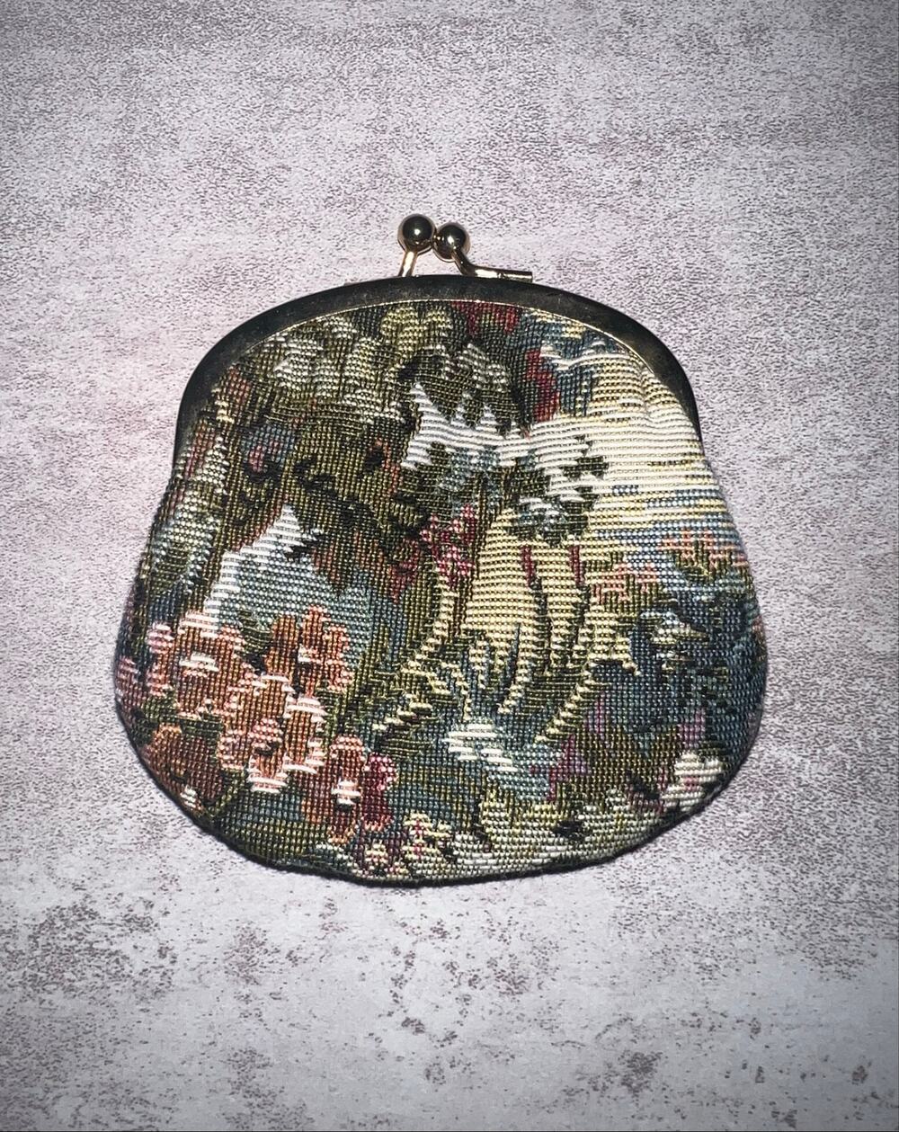 Vintage Floral Tapestry Embroidered Coin Purse Kiss Lock Change Purse Small